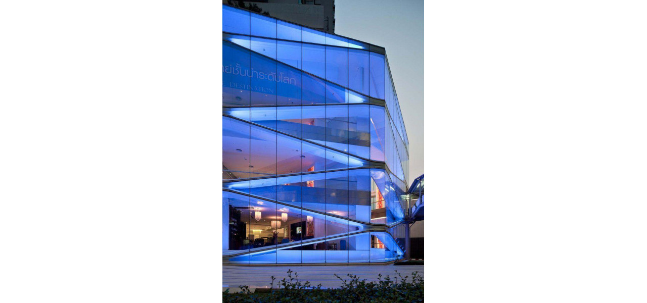 Proiectare cu Blituri: integrarea tehnologiilor Illuminate in arhitectura.