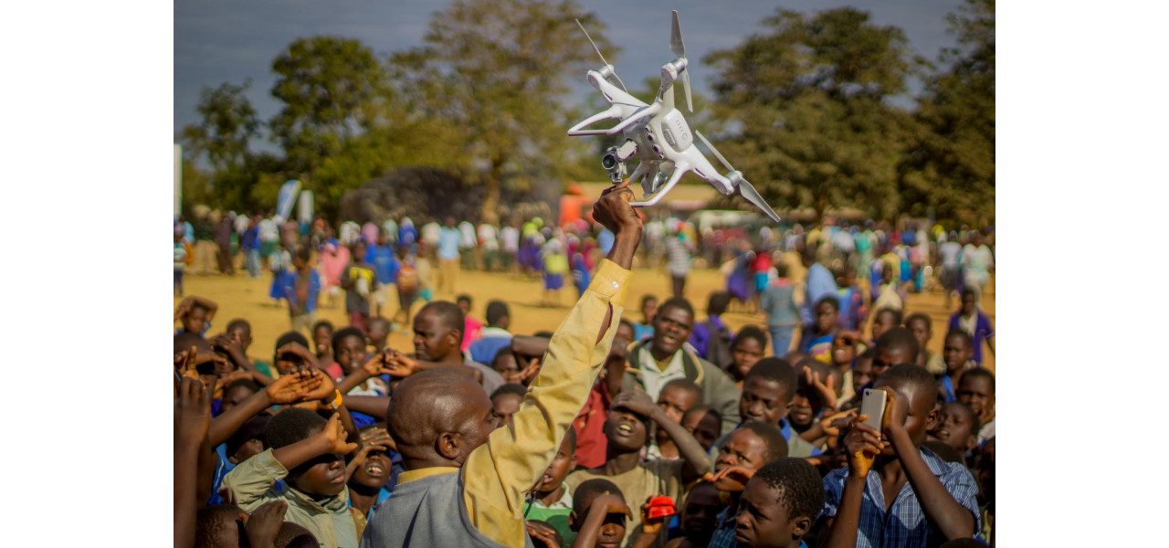 Drones si ajutor umanitar care ofera speranta in zonele indepartate.