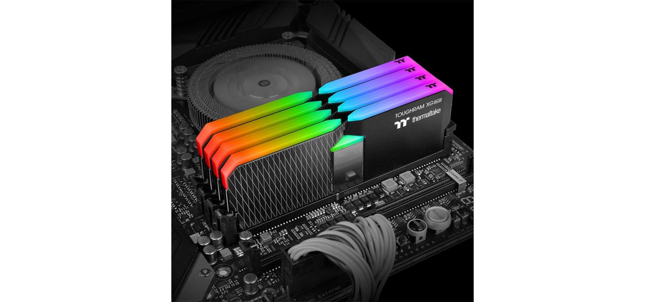 Cresteti-va experienta de joc cu solutiile RAM Thermaltake.