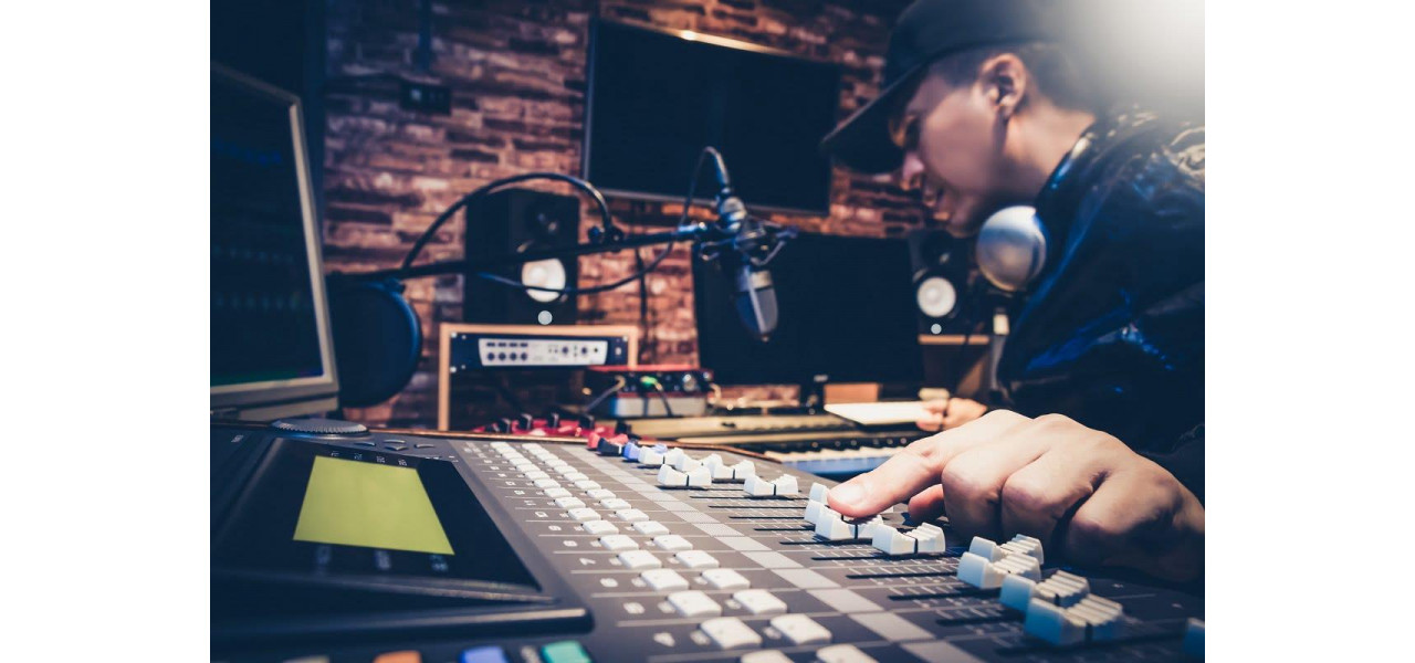 Creste-ti performanta cu echipamente profesionale DJ.