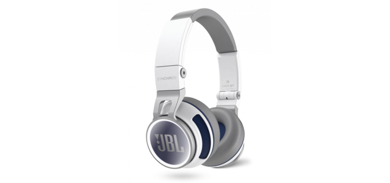Cresteti-va productivitatea: Casti Wireless JBL si lista sa de redare care stimuleaza focalizarea.