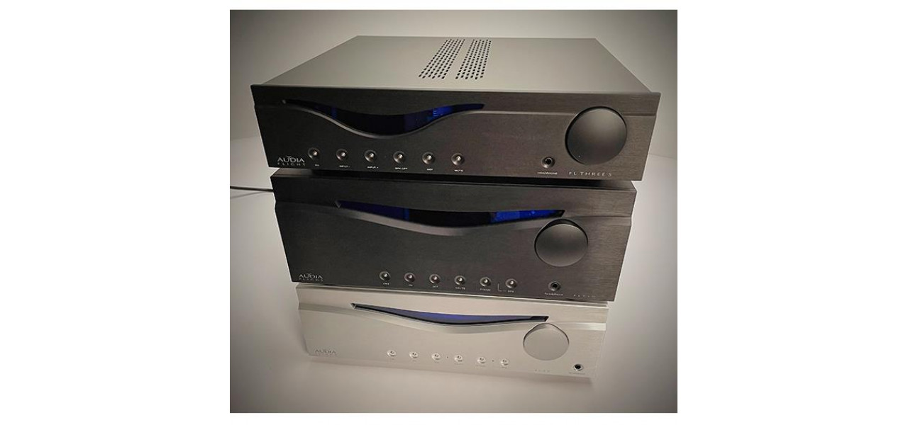 Amplificatoare stereo pentru calatorii in aer pentru divertisment in zbor.