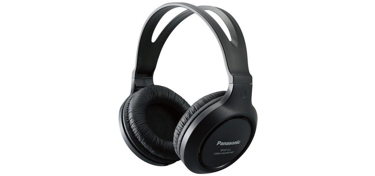 Vizionarea video sporita cu castile wireless Panasonic Casti.
