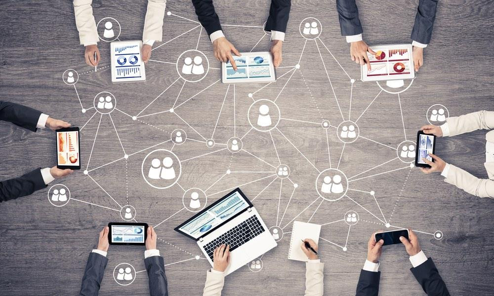 Imbunatatirea colaborarii in echipe virtuale cu monitoare HP.