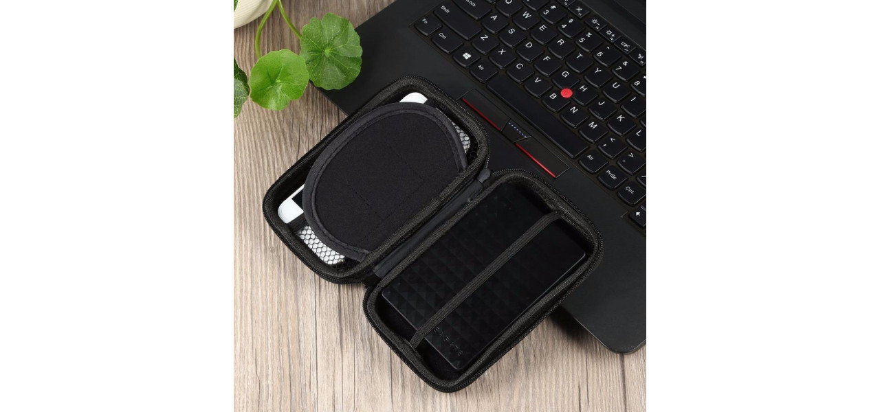 Accesorii esentiale pentru maximizarea stocarii pe hard disk extern.