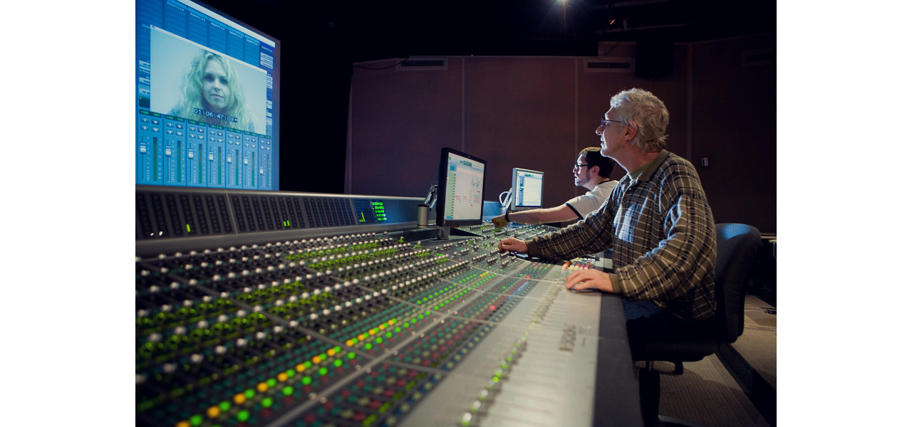 Tehnici esentiale de mixare audio pentru post-productia filmului.
