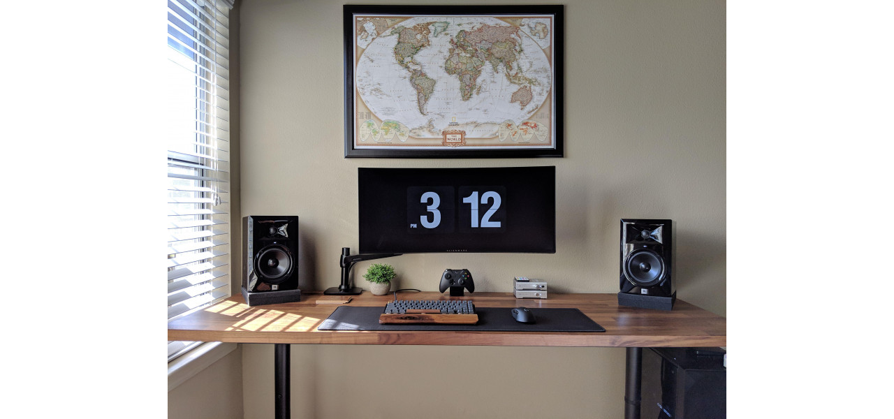 Extinderea spatiului de lucru: monitoare Samsung cu rapoarte de aspect ultra-large.