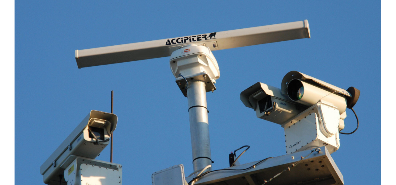 Explorarea optiunilor de antena de retea pentru sistemele de securitate si supraveghere.