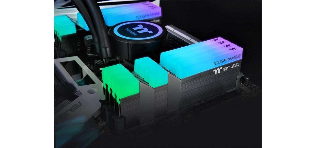 Explorarea caracteristicilor avansate: Puterea RAM Thermaltake.