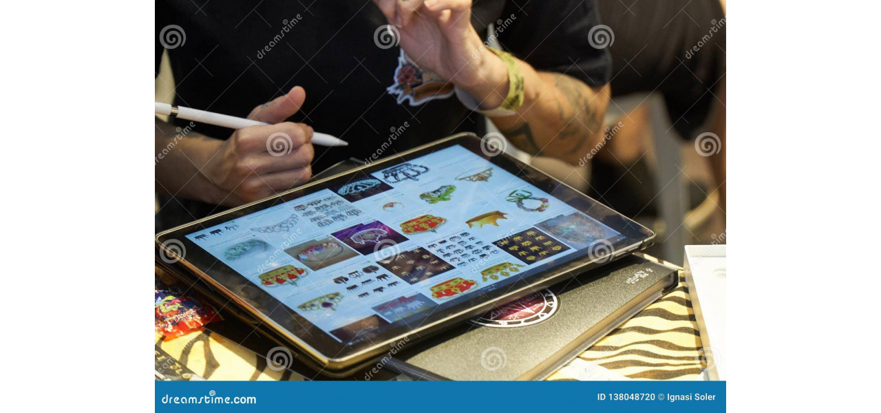 Explorarea rolului tabletelor grafice in precizia si siguranta indepartarii tatuajelor.
