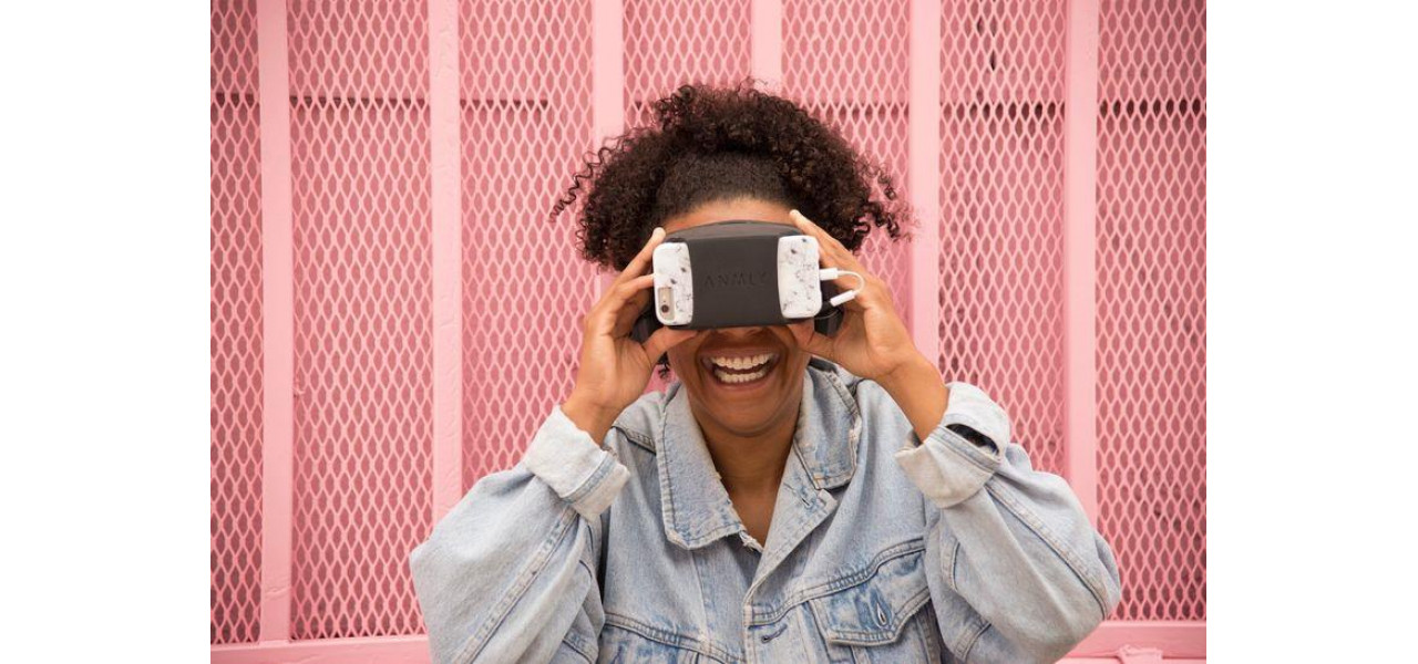 Explorand lumea realitatii virtuale a smartphone-urilor: o noua era a experientelor captivante.