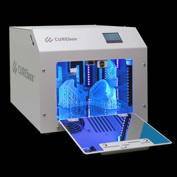 Explorand lumea materialelor de imprimare 3D cu polimerizare UV.