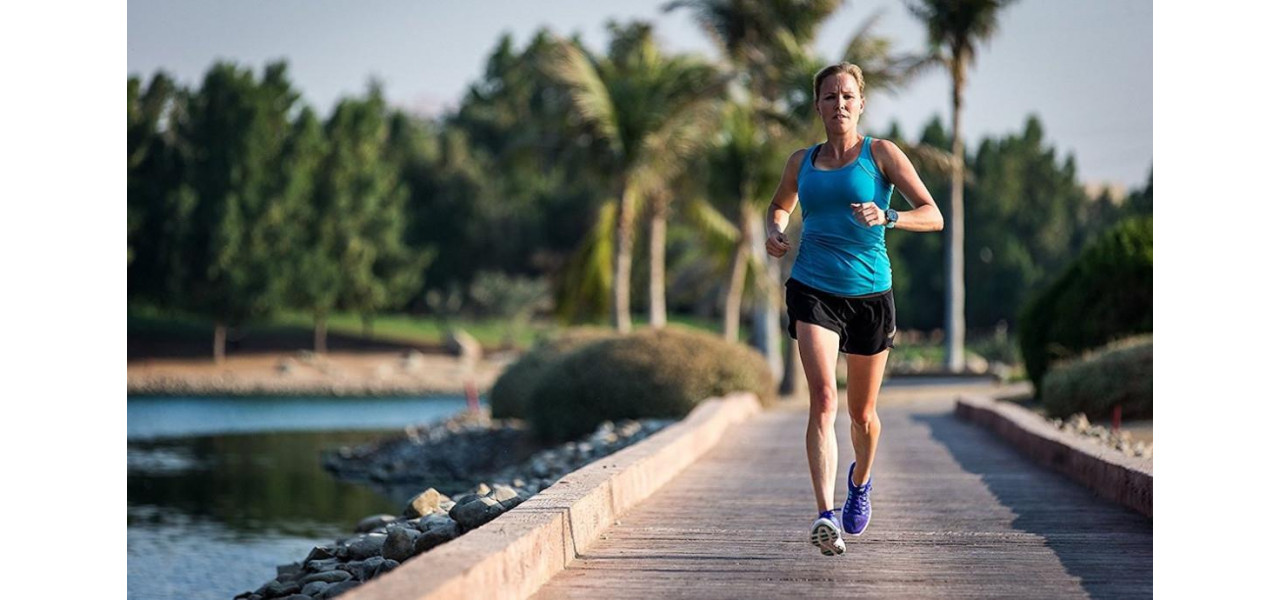 De la canapea la 5K: cum va ajuta benzile inteligente sa va atingeti obiectivele de fitness.
