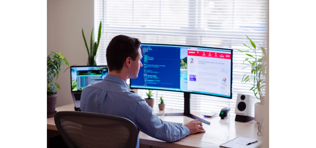 De la birou la acasa: adaptarea desktop-ului computerului pentru lucrul de la distanta.