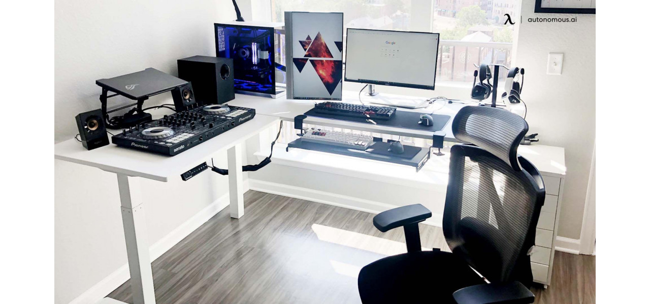 Cum monitoarele Lenovo imbunatatesc productivitatea si ergonomia la locul de munca.