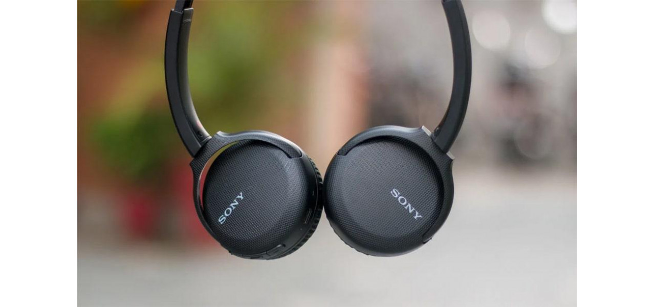 Cufundati-va in sunet: experimentati stralucirea castilor fara fir Sony Casti.