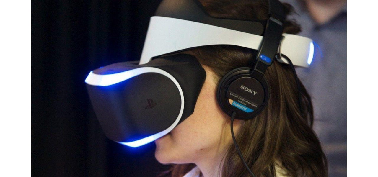 Cufundati-va in realitatea virtuala cu castile Sony fara fir Casti.