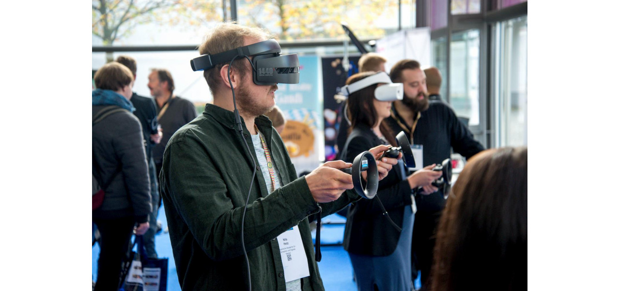 Imbunatatiti productia de continut in realitate virtuala cu RAM cruciala.