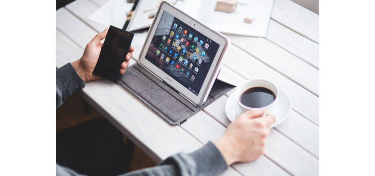 Imbunatatiti-va productivitatea cu suportul potrivit pentru telefon si tableta.