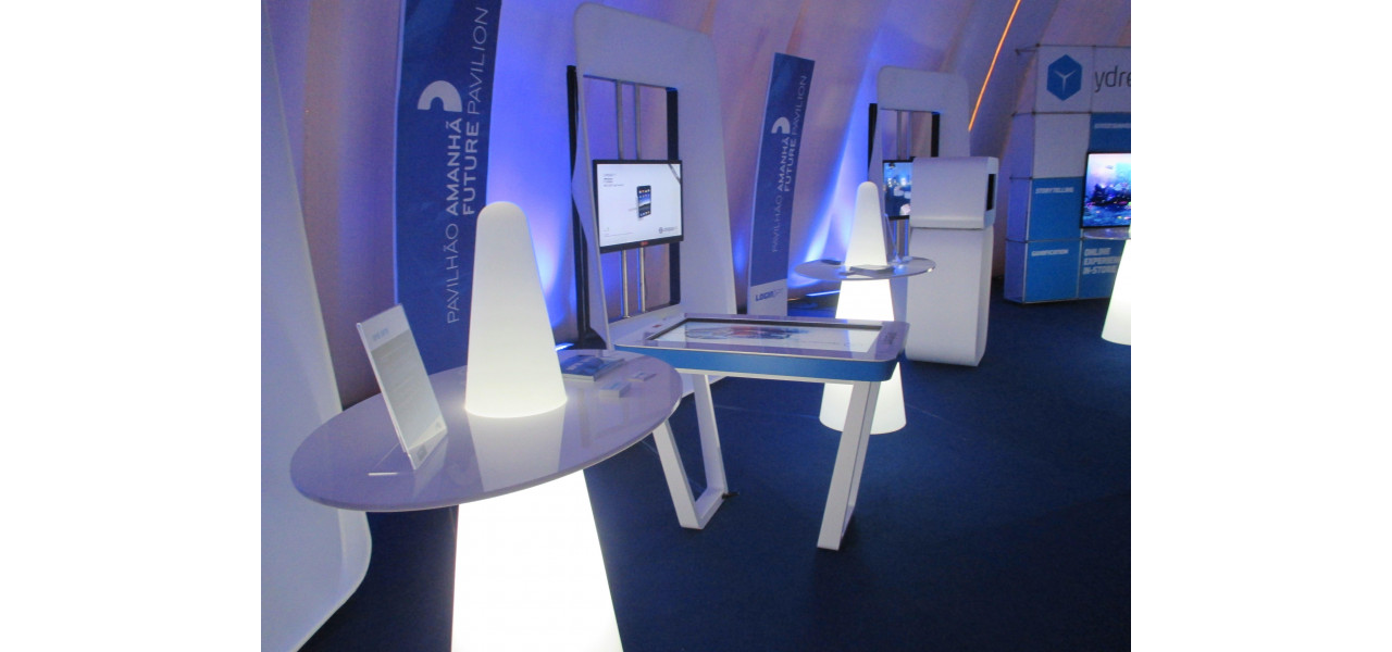 Tabele interactive in amenajarea interioara Transforming Space Planning.