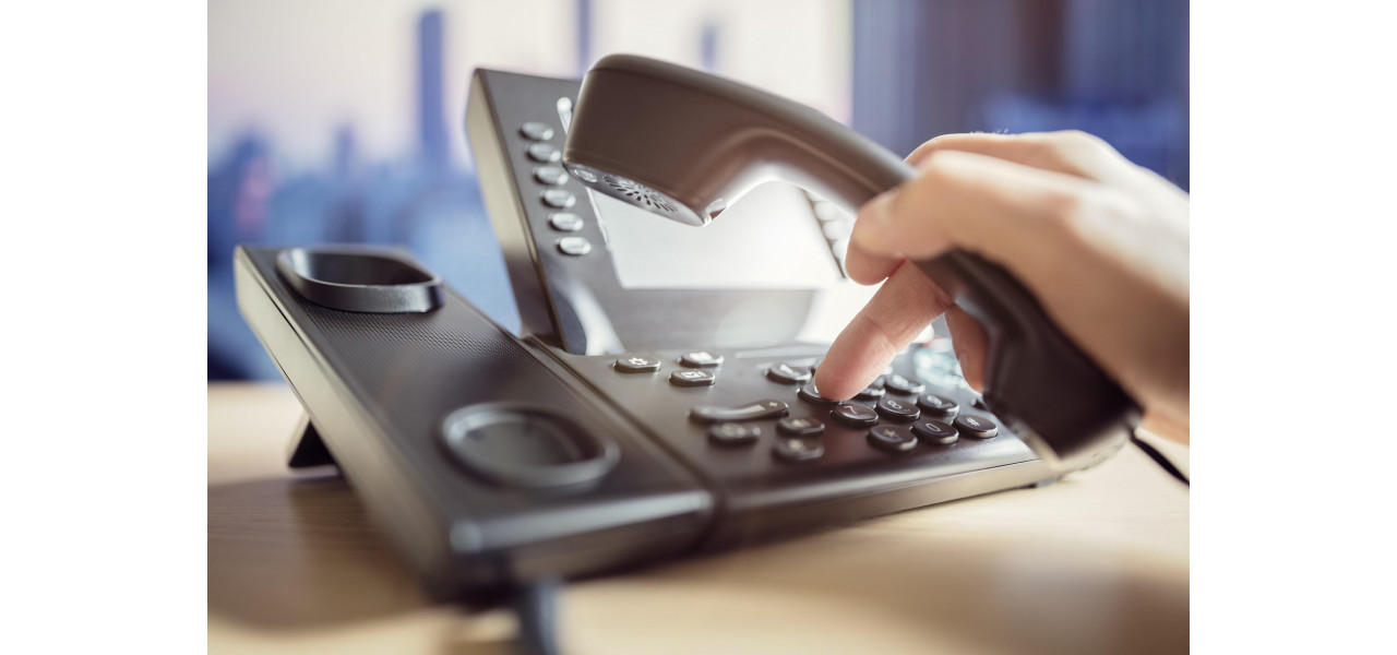 Telefoanele fixe si arta de a negocia oferte de afaceri.