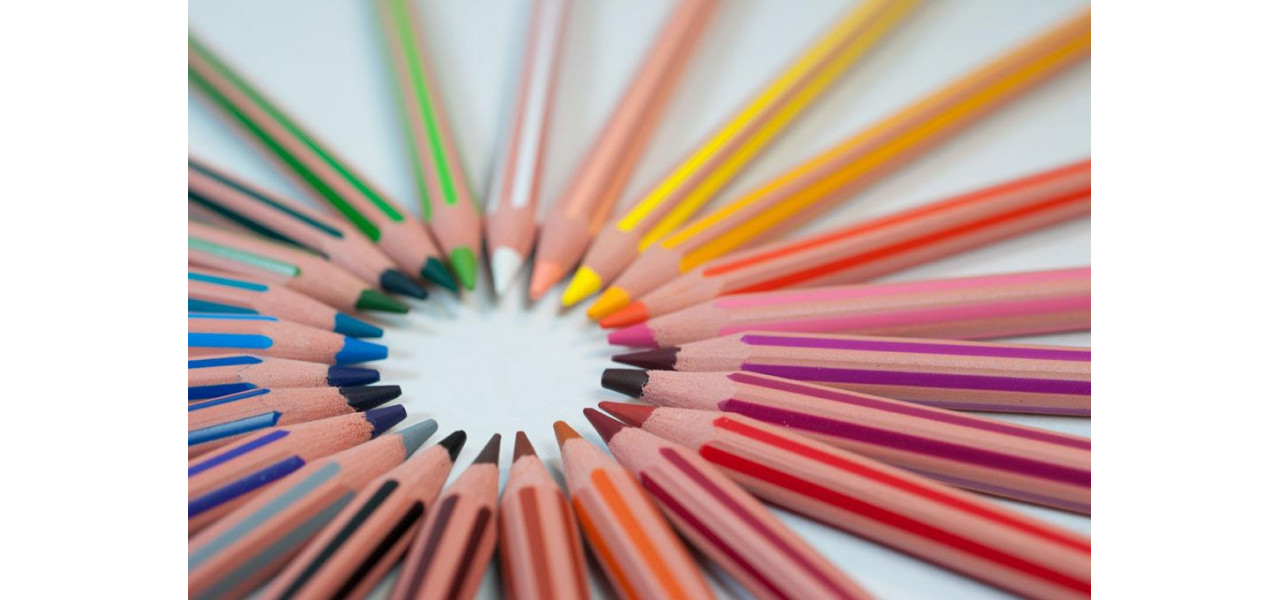 Incarcatoare pentru laptopuri pentru profesionisti in design grafic: dati viata creativitatii.