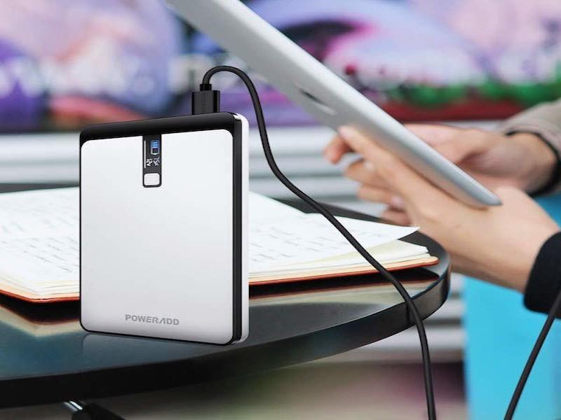 Incarcatoare pentru laptop cu tehnologie de incarcare rapida care economisesc timp si energie.