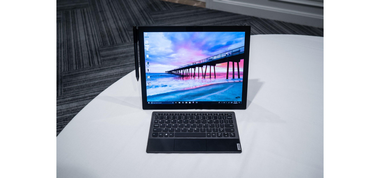 Lenovo ThinkPad X1 Fold revolutioneaza industria laptopurilor.