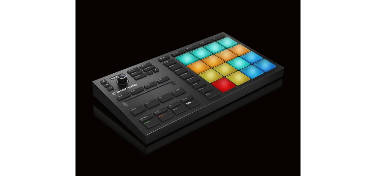 Stapaneste arta Beatmatching-ului cu echipamente DJ de ultima generatie.