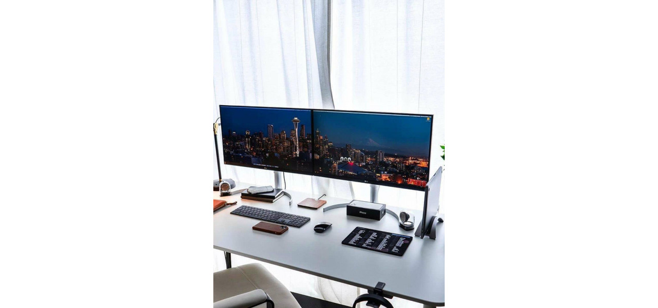Maximizati eficienta cu configurarea pentru monitor dublu de la Fujitsu.