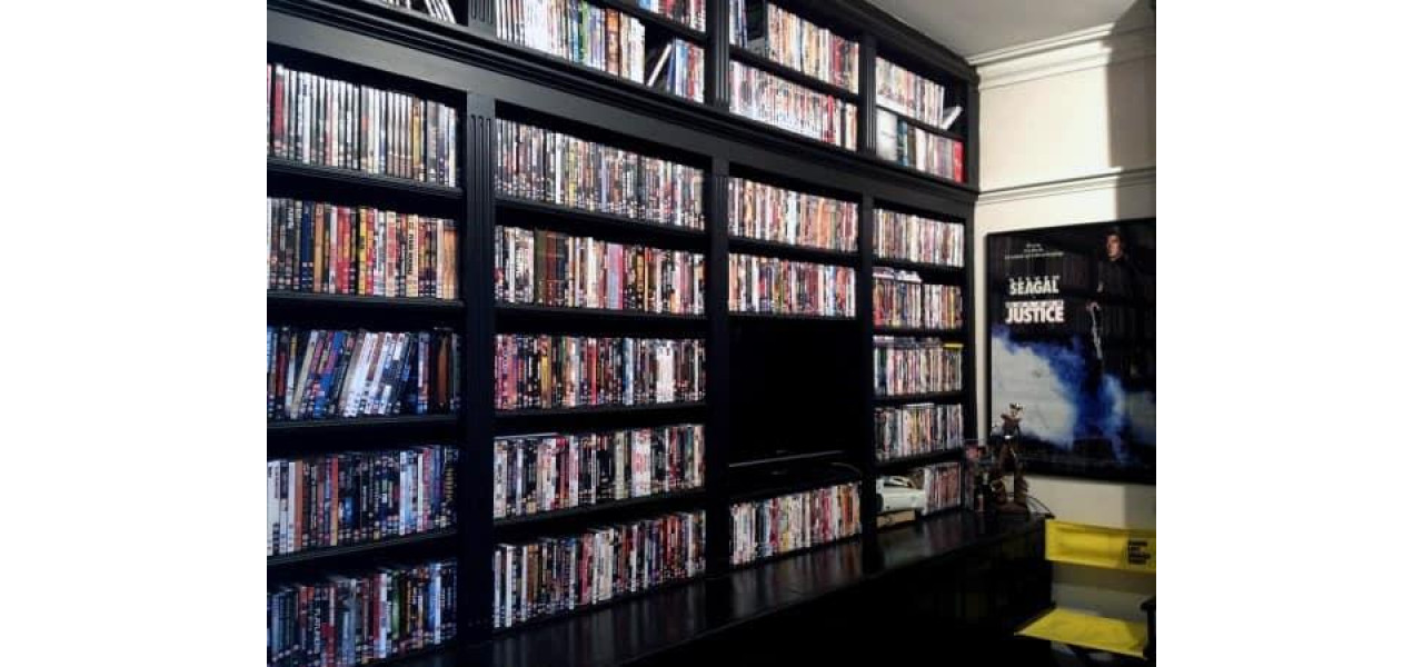 Maximizarea stocarii DVD si CD-urilor pentru pasionatii de cinematografie.