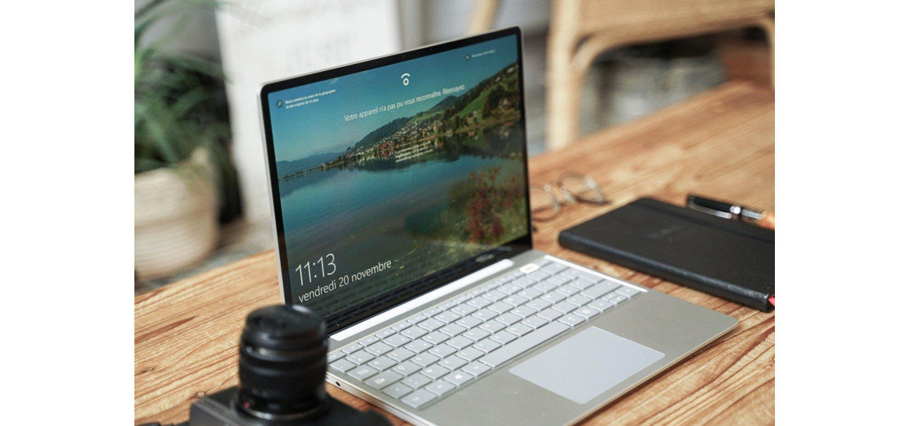 Microsoft Surface Laptop Go: Companionul perfect pentru studenti.
