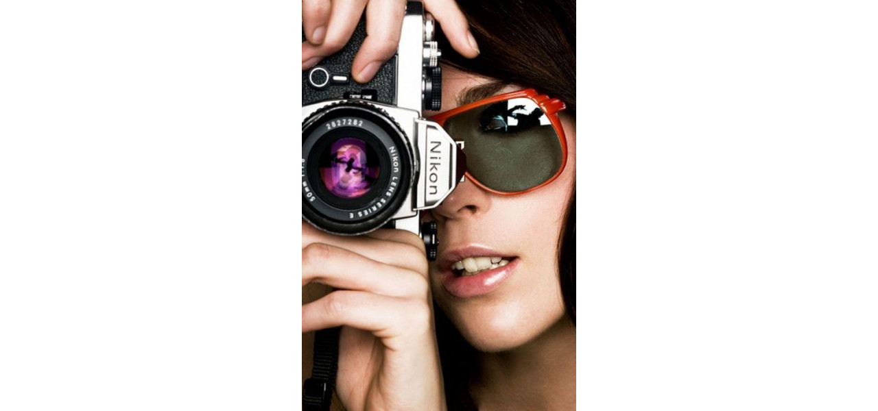 Aparatele foto si portretele de studio NIKON valorifica lumina si umbrele.
