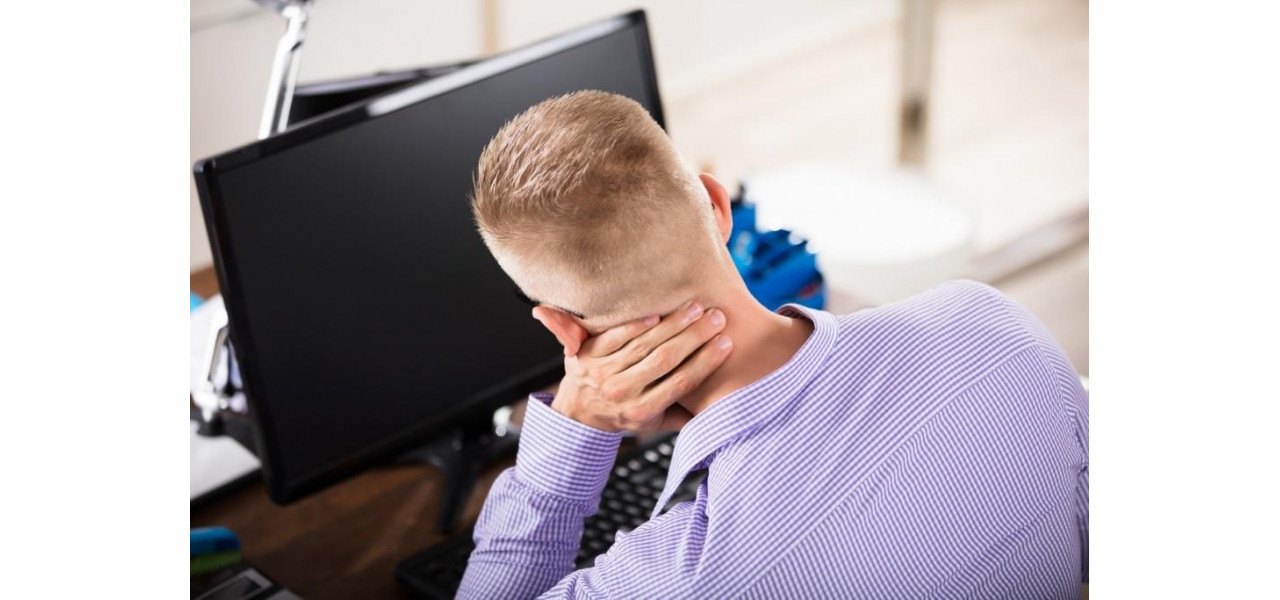 Spune-ti adio durerilor de gat cu un suport pentru monitor reglabil pe inaltime.