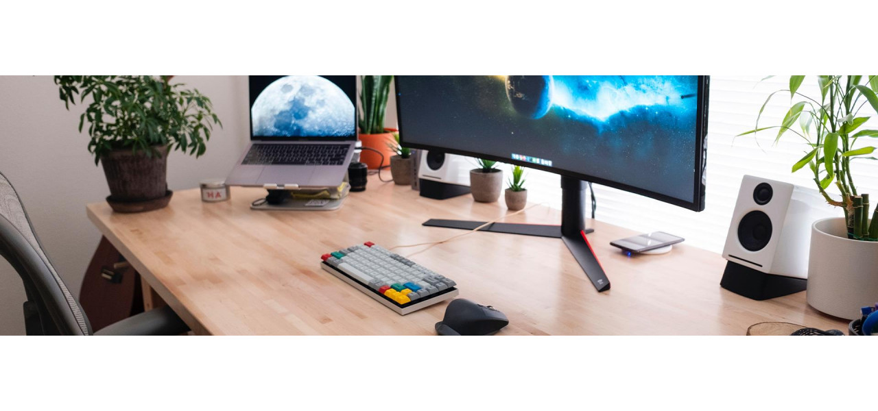 Configurarea unui birou de acasa optim: Solutia potrivita de asistenta pentru monitor.