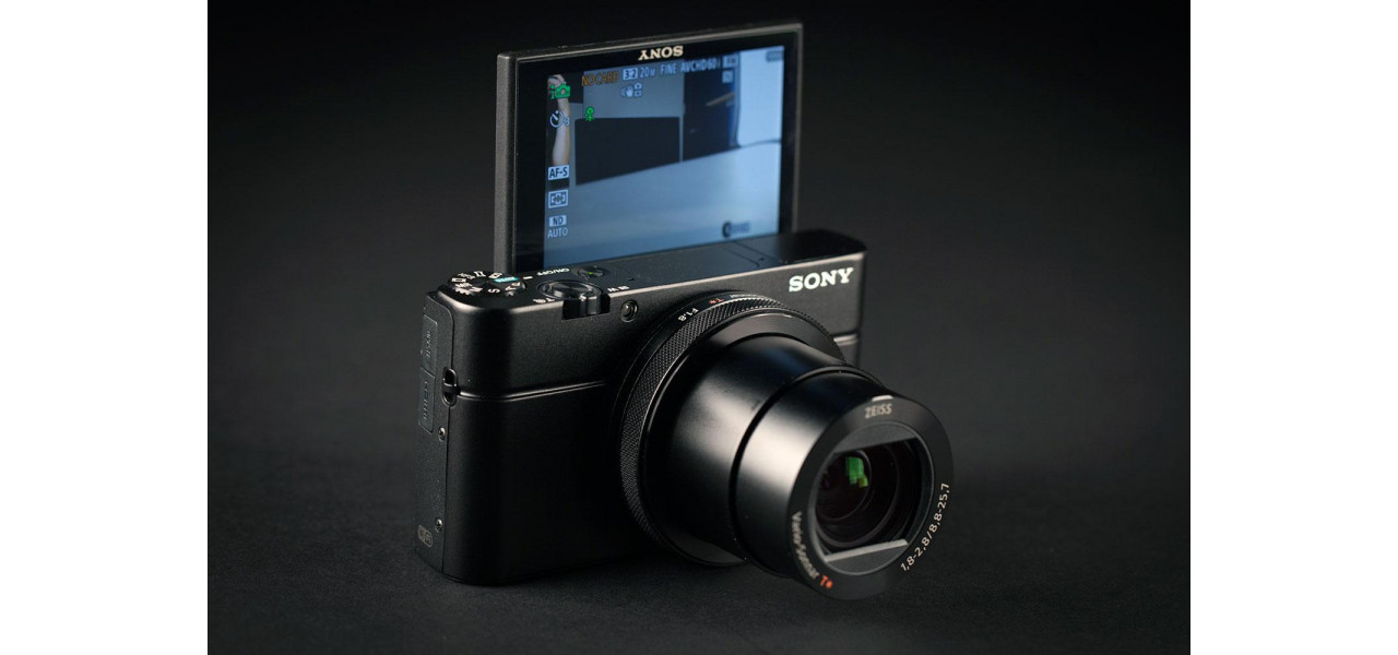Fotografiere cu stil: seria Sony Cyber-shot RX pentru fotografi de moda.