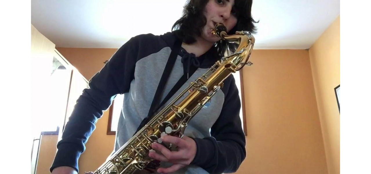 Spectacole de saxofon solo care captiveaza publicul cu un singur instrument.