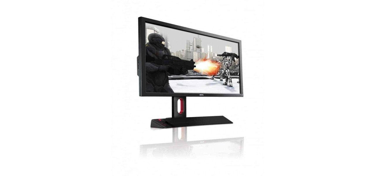 Ramaneti inaintea jocului cu monitoarele BenQ.