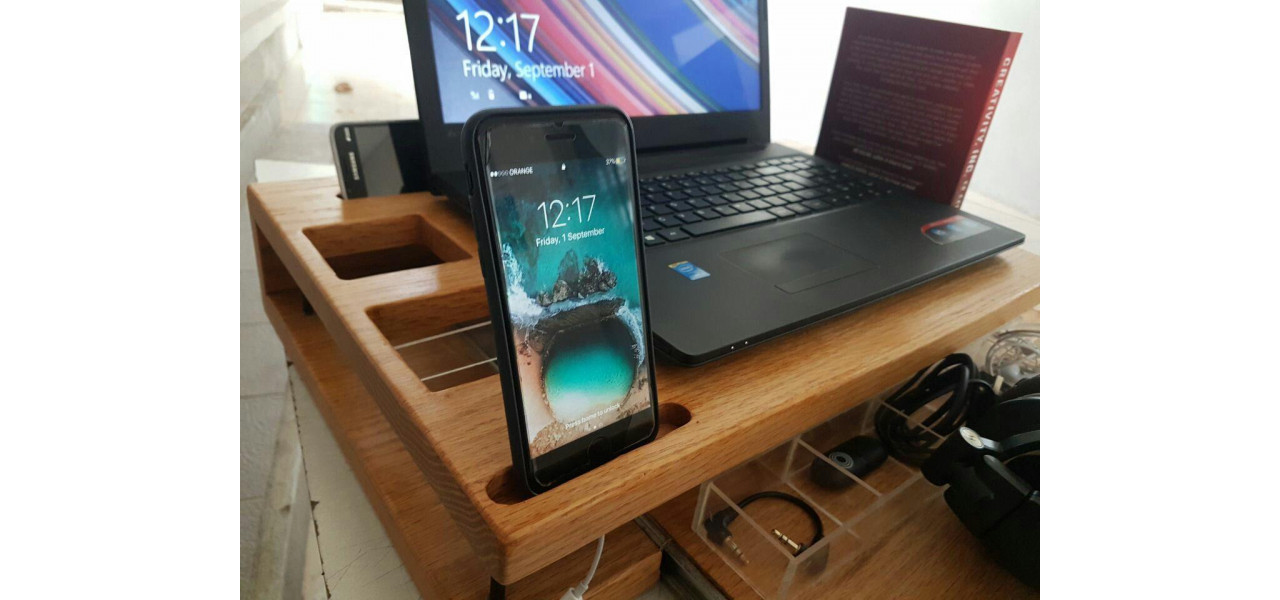 Ramaneti organizat cu suporturi versatile pentru mobil si tableta.