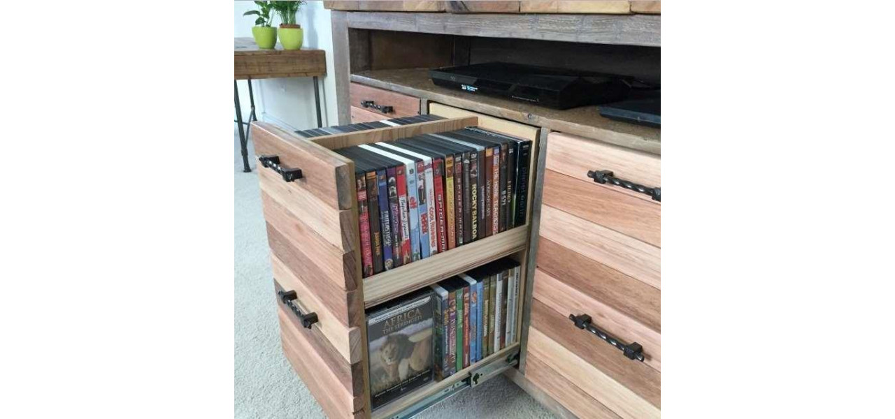 Stocarea colectiilor de DVD si CD-uri pentru vizualizare si acces usor.