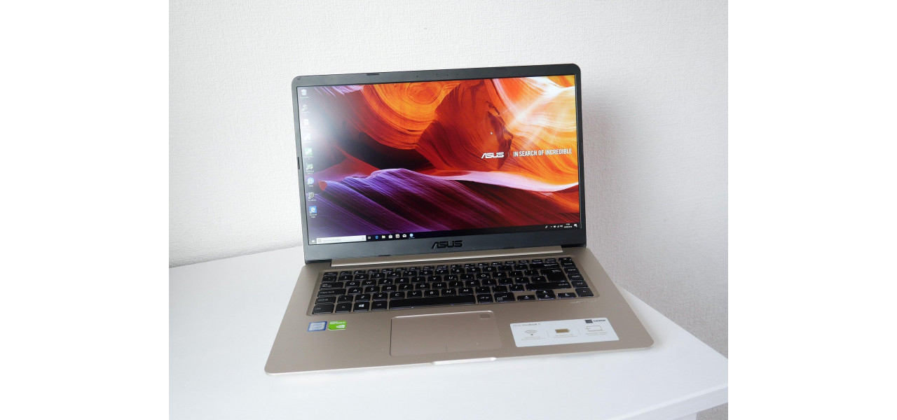 Elegant si puternic ASUS VivoBook S15 S530FA.