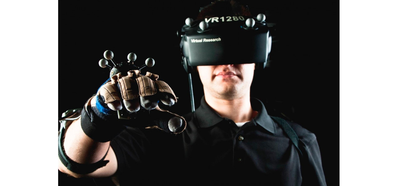 Subwoofere si VR cinematografica creand experiente de realitate virtuala complet captivante.