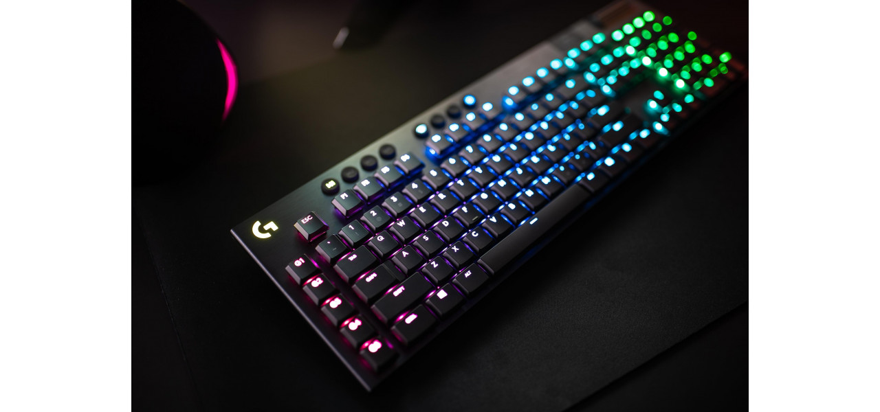 Duceti jocurile la urmatorul nivel: tastaturi si soareci de inalta performanta pentru performante maxime.