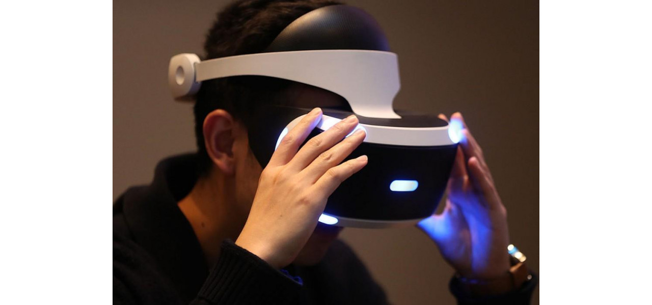 Ducerea divertismentului la noi culmi: VR Box si realitate virtuala.