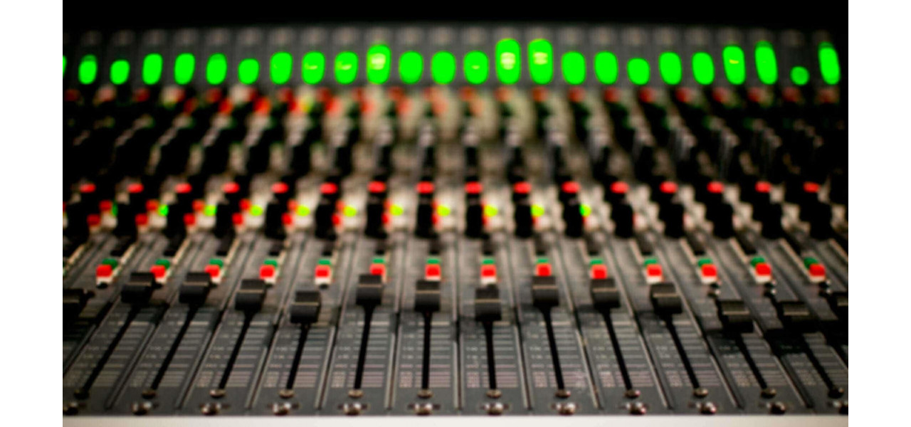 Arta mixarii audio: combinarea instrumentelor pentru un sunet unic.