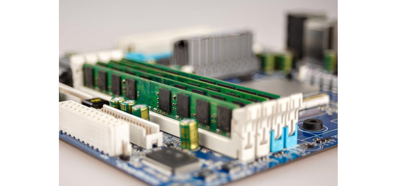Beneficiile utilizarii memoriei RAM ca stocare temporara pentru extragerea datelor pe computer.