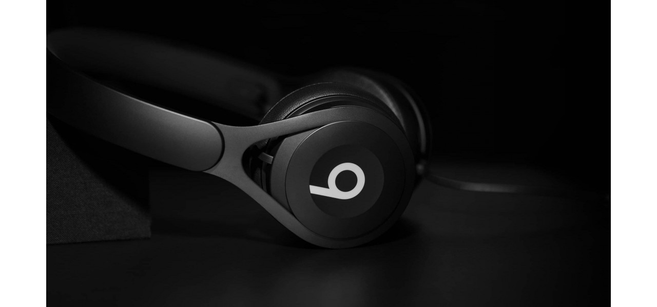 Setarile EQ personalizabile ale Casti Wireless Beats.