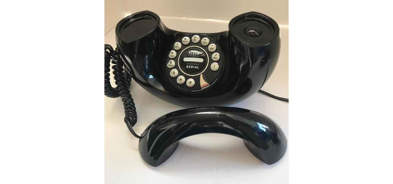 Farmecul fara efort al telefoanelor fixe retro.