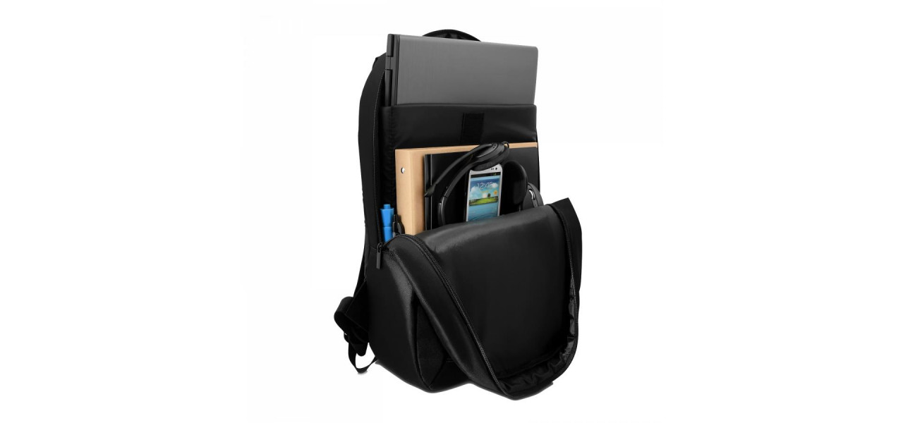 Geanta pentru laptop si accesoriile rucsac esentiale pentru calatori.