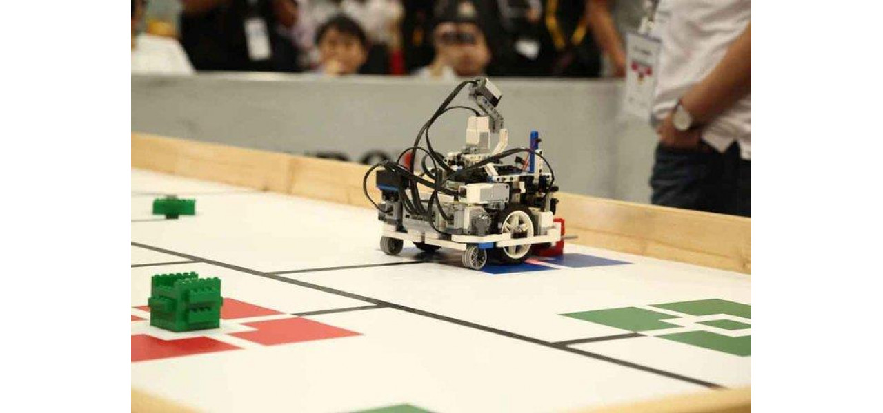 Viitorul telecomenzilor in competitiile de robotica amatoare.